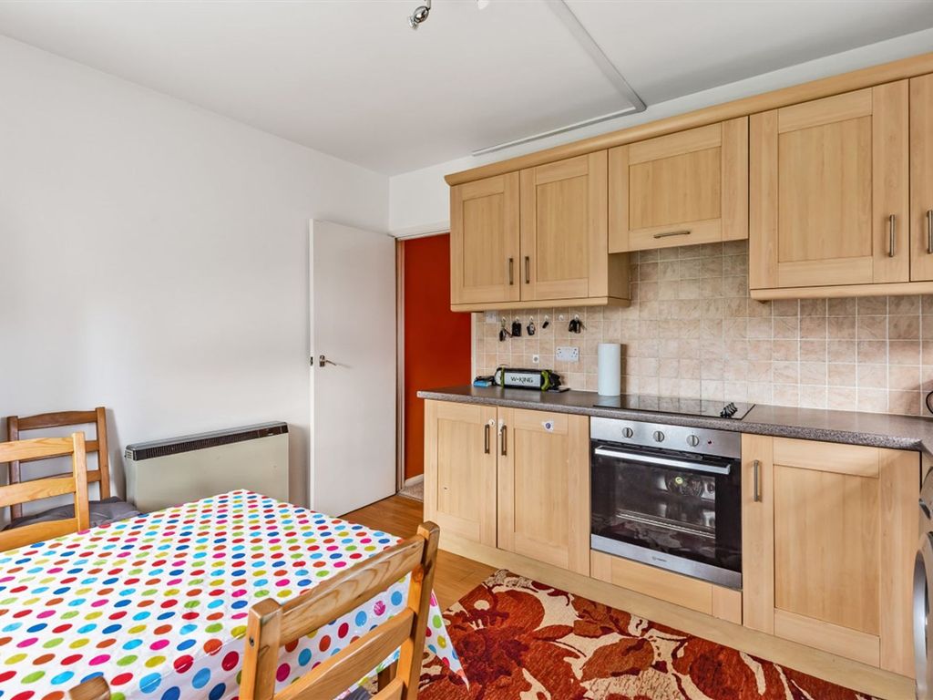 2 bed flat for sale in Braemar Way, Bognor Regis PO21, £180,000