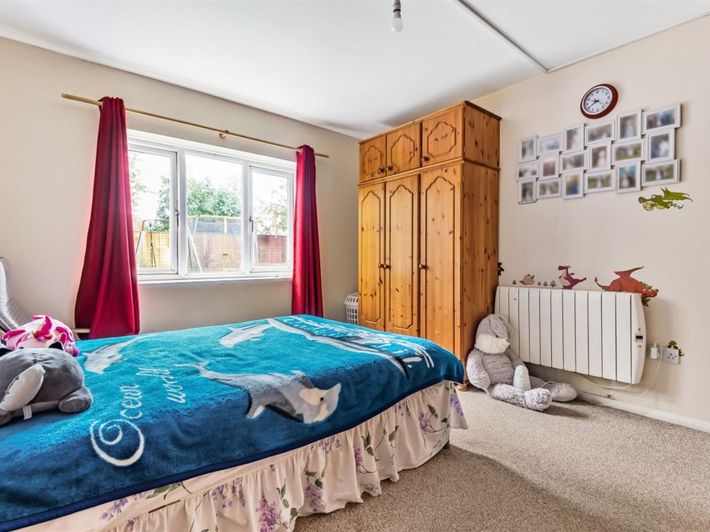 2 bed flat for sale in Braemar Way, Bognor Regis PO21, £180,000