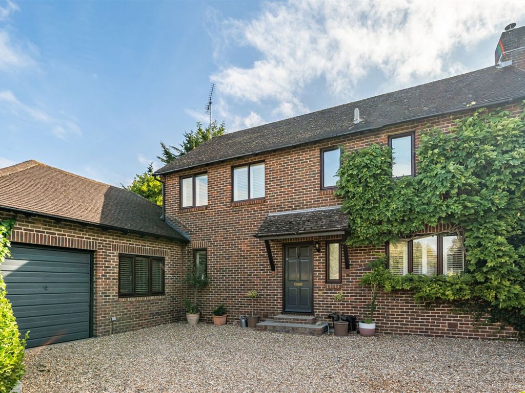 4 bed detached house for sale in Salthill Road, Chichester PO19, £795,000