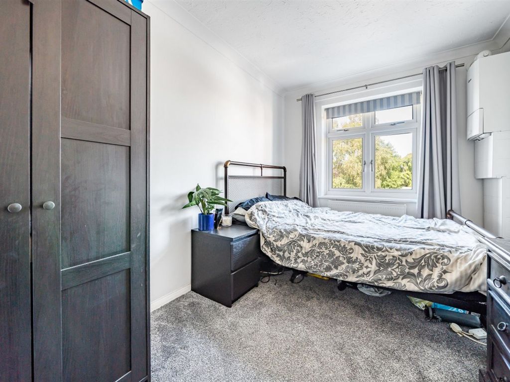 1 bed flat for sale in Middleton Road, Middleton Place Middleton Road PO22, £180,000