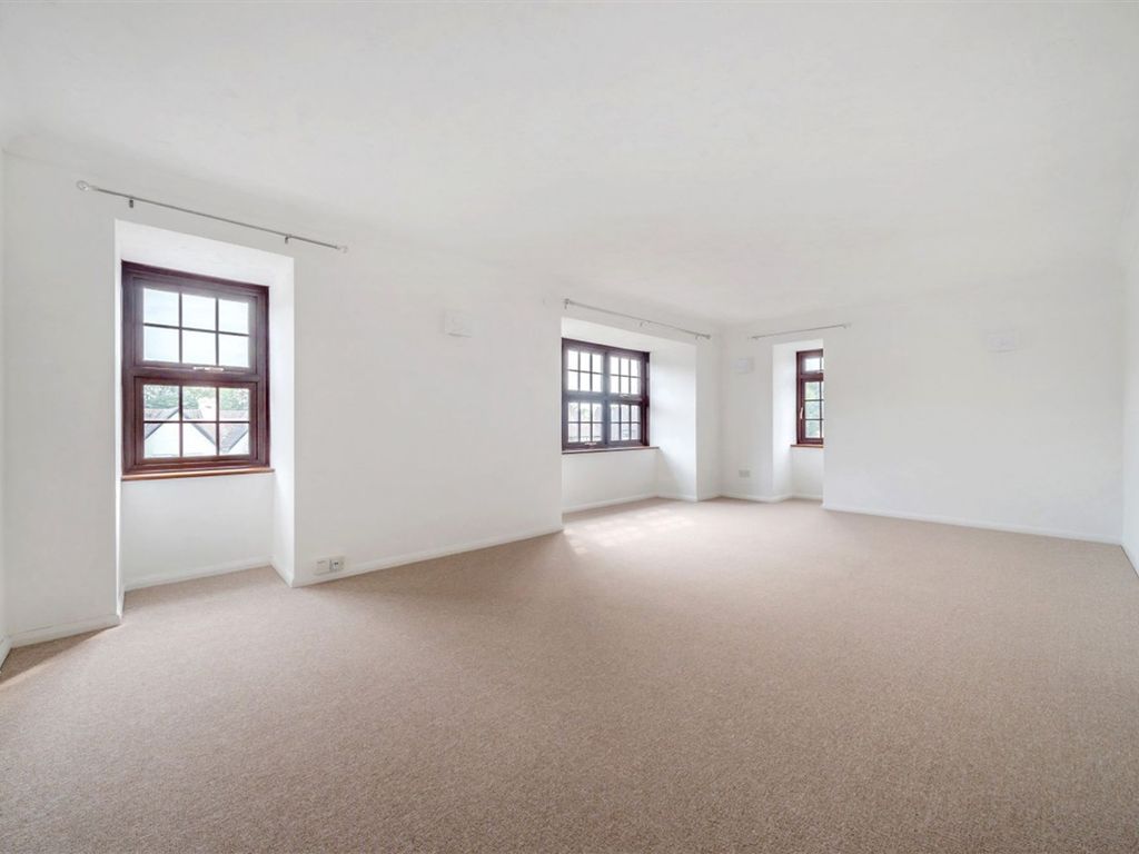 2 bed flat for sale in Middleton Road, Middleton Place Middleton Road PO22, £250,000