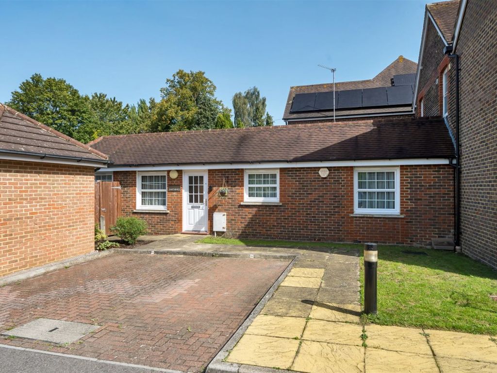 2 bed terraced bungalow for sale in Kings Road, Horsham RH13, £395,000