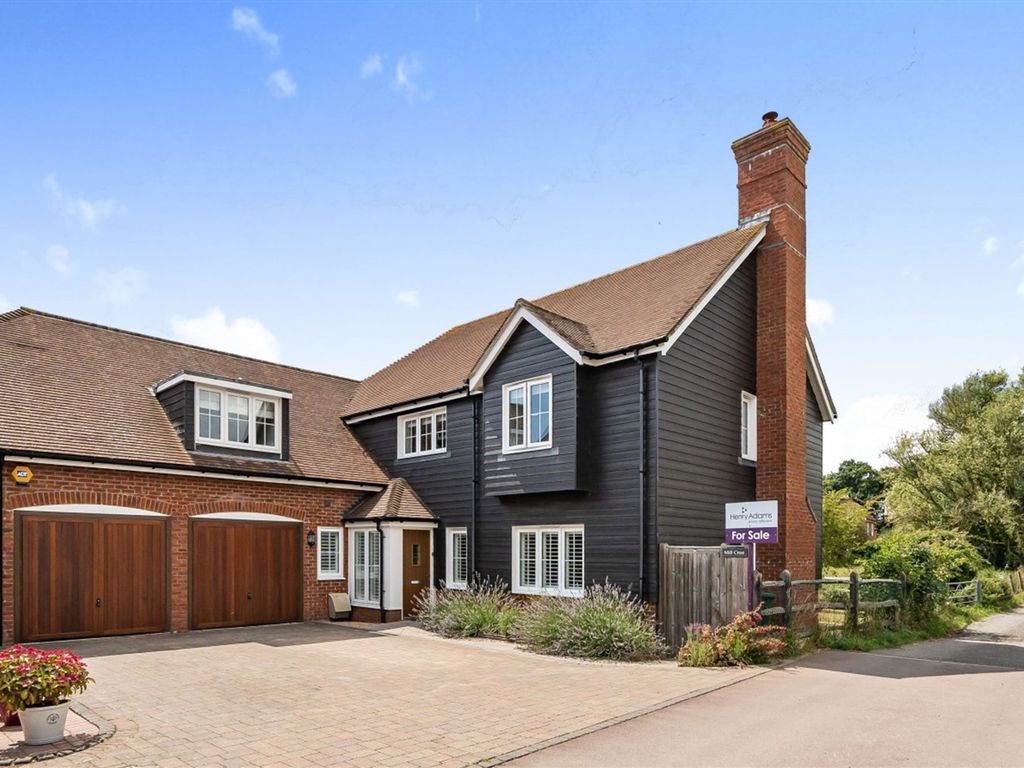 4 bed detached house for sale in Hambrook Hill South, Hambrook PO18, £920,000