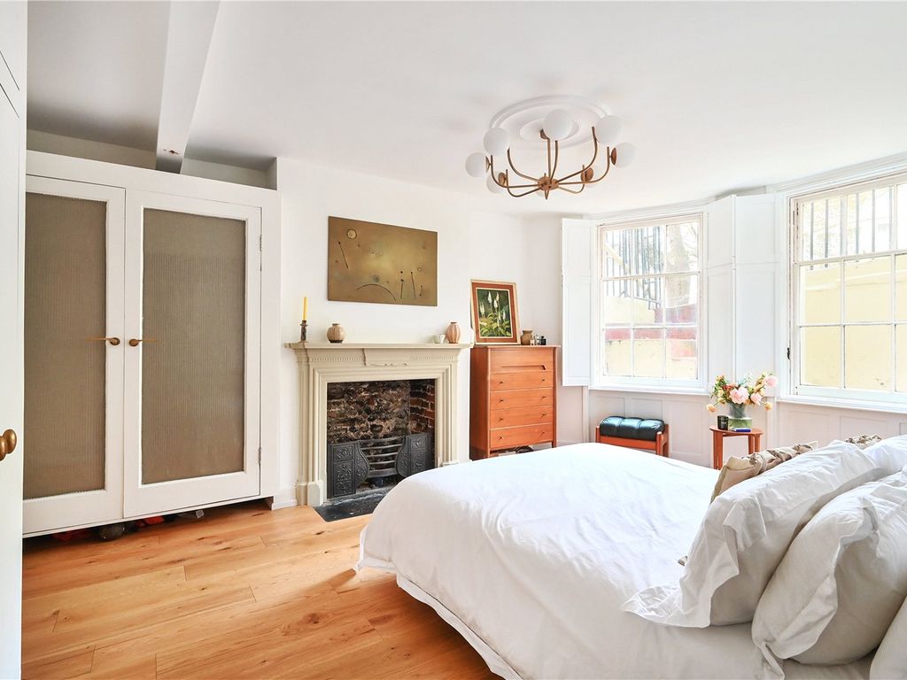 1 bed flat for sale in Powis Square, Brighton, Brighton & Hove BN1, £375,000