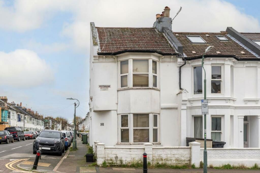 2 bed terraced house for sale in Westbourne Street, Hove BN3, £450,000