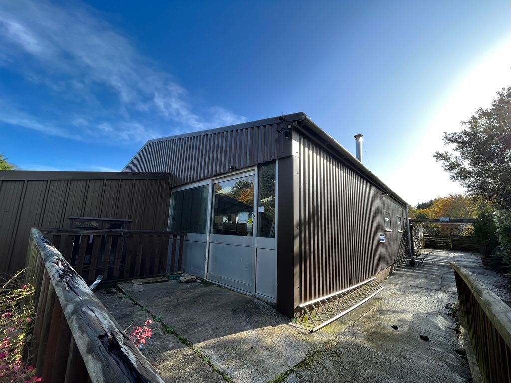 Studio to rent in Wyndham Close, Long Street, Williton, Taunton TA4, £800 pcm