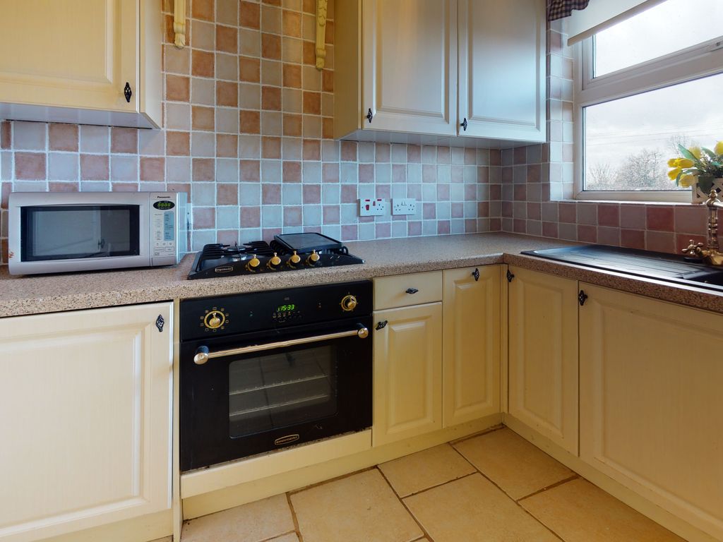 3 bed flat to rent in Coventry Road, Coleshill B46, £995 pcm