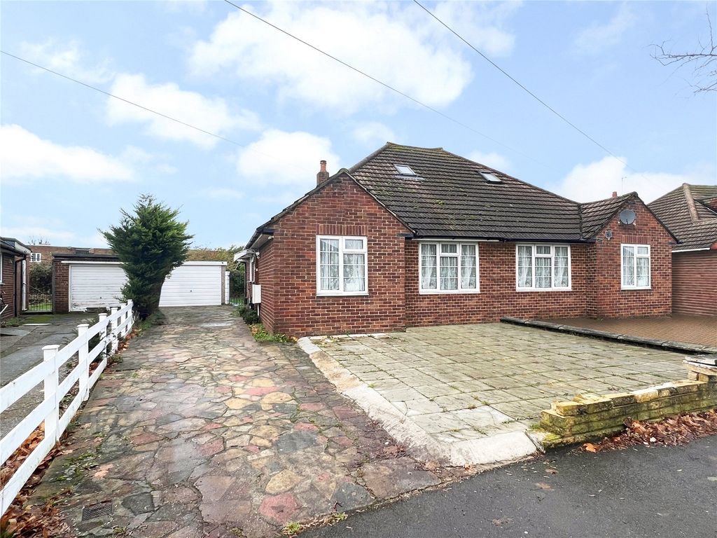 3 bed bungalow for sale in Stanwell, Surrey TW19, £525,000