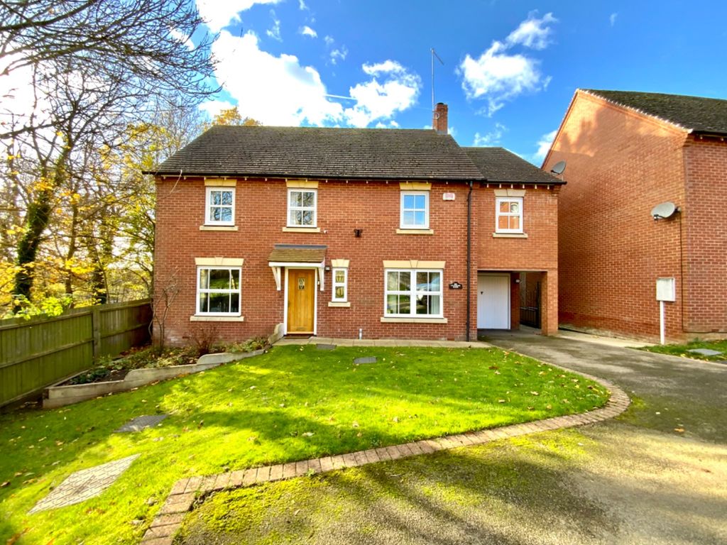 4 bed detached house for sale in Eastfields, Braunston, Northamptonshire NN11, £425,000