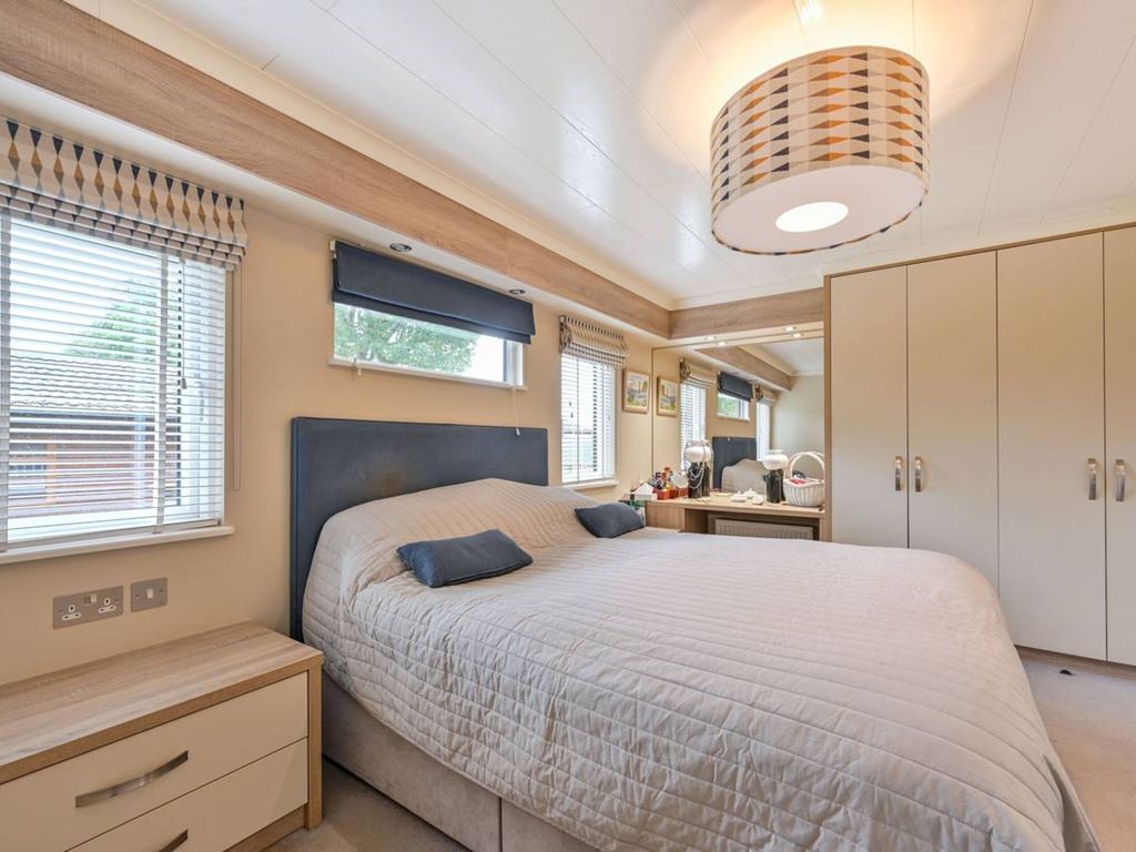 2 bed lodge for sale in Farley Green, Albury, Guildford, Surrey GU5, £210,000