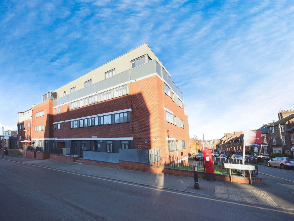 1 bed flat for sale in Napier Road, Luton LU1, £135,000