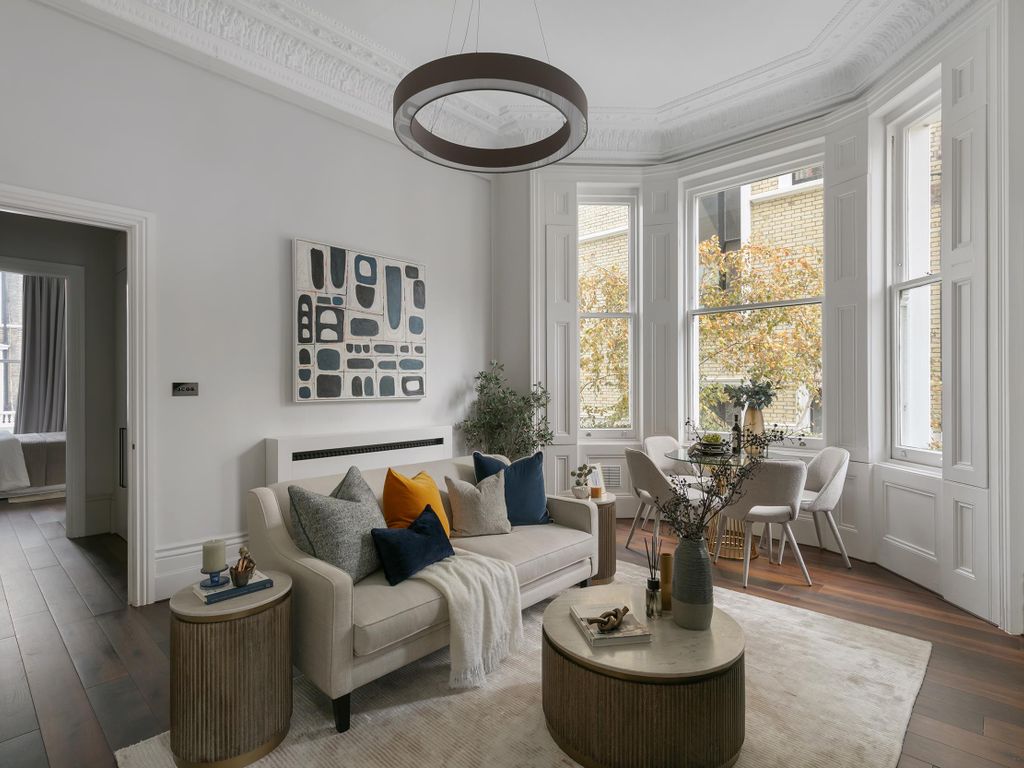 3 bed flat for sale in Southwell Gardens, London SW7, £2,595,000
