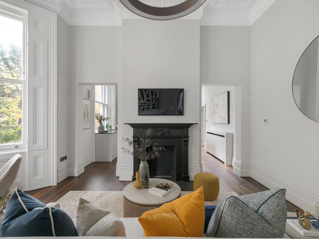 3 bed flat for sale in Southwell Gardens, London SW7, £2,595,000