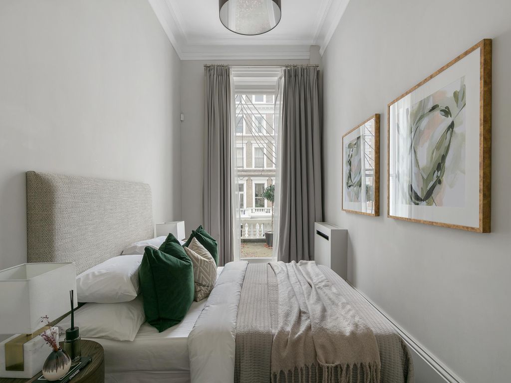 3 bed flat for sale in Southwell Gardens, London SW7, £2,595,000