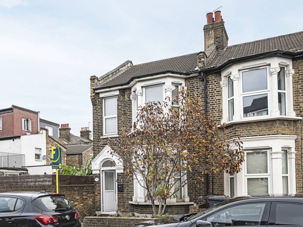 3 bed end terrace house for sale in York Road, Leyton, London E10, £550,000