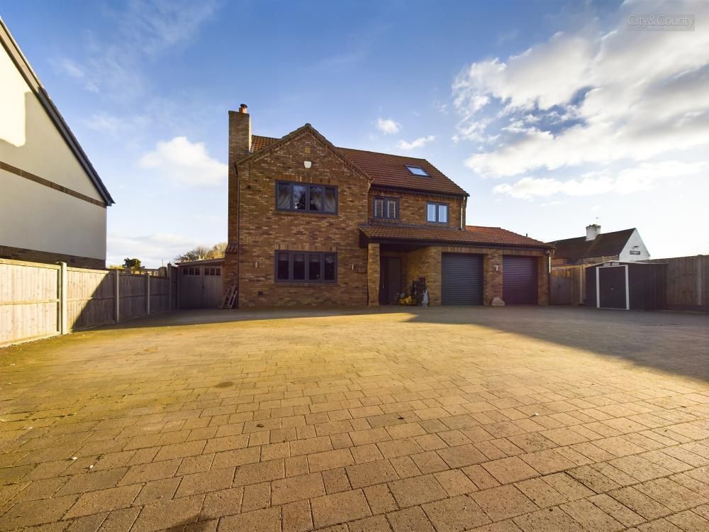 5 bed detached house for sale in Main Street, Farcet, Peterborough PE7, £585,000