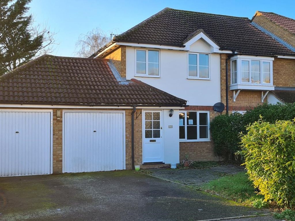 3 bed end terrace house for sale in Kristiansand Way, Letchworth Garden City SG6, £339,950