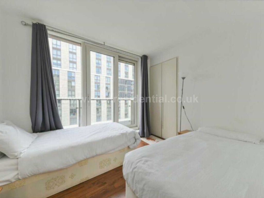 3 bed flat for sale in Praed St, London W2, £1,450,000