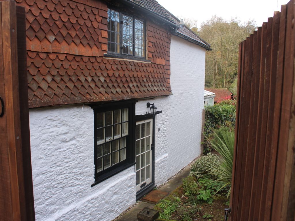 3 bed cottage to rent in Godalming, Surrey GU7, £1,550 pcm