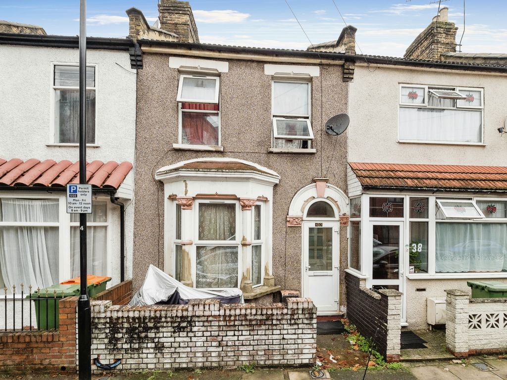 3 bed terraced house for sale in Holbrook Road, Stratford, London E15, £375,000