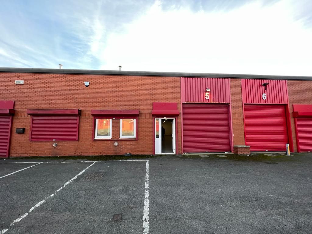 Light industrial to let in Cairn Court, Middlesbrough TS2, £9,720 pa