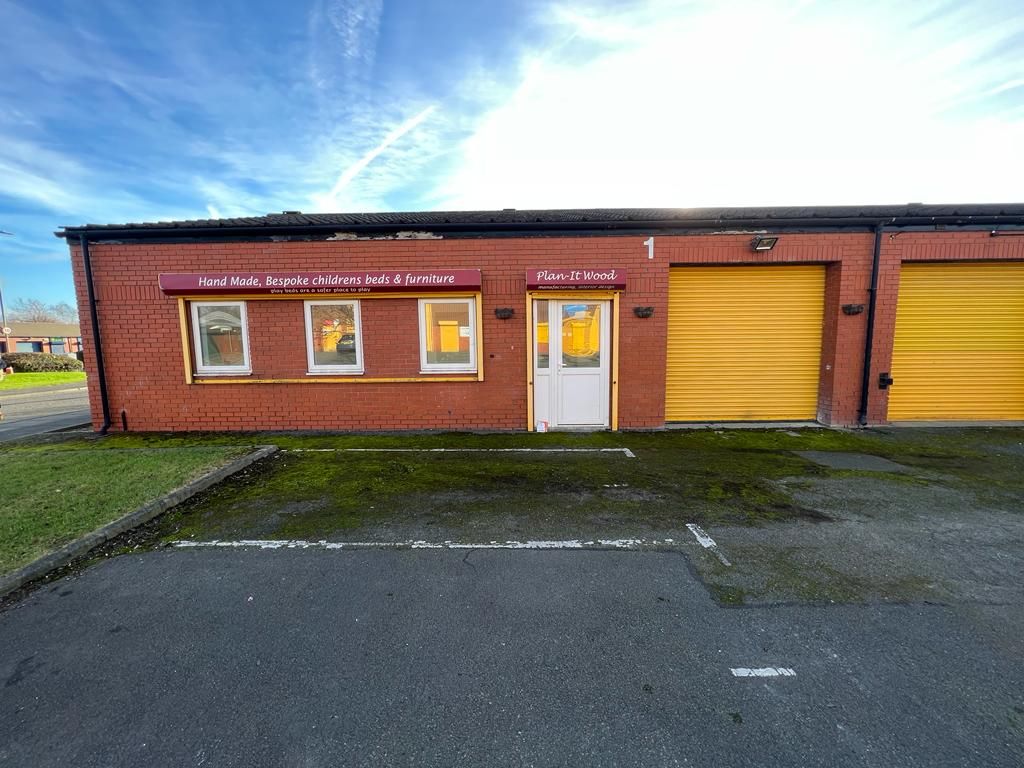 Light industrial to let in Cairn Court, Middlesbrough TS2, £8,100 pa