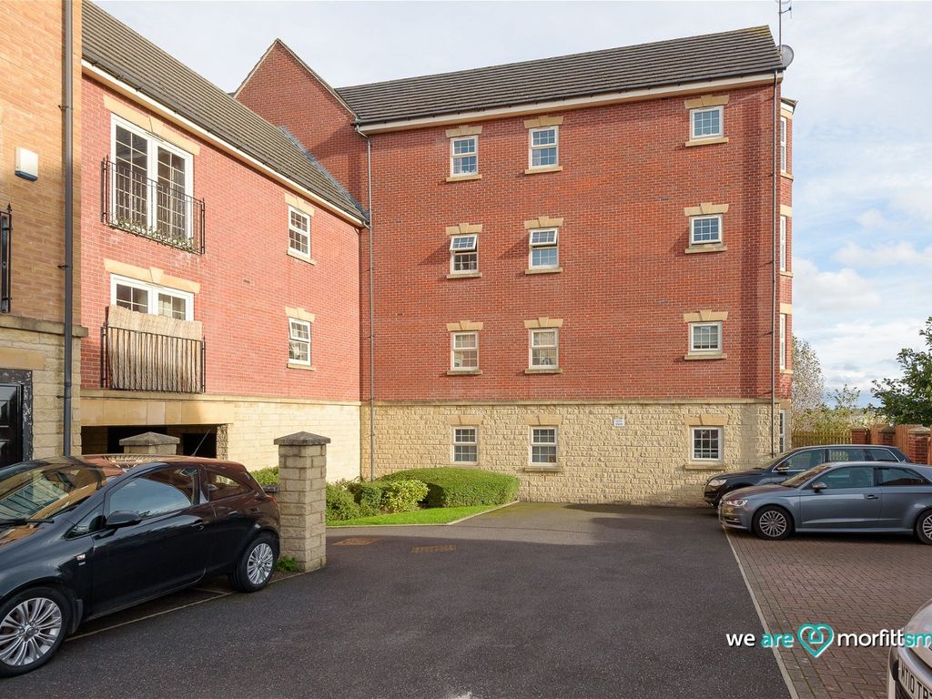 2 bed flat for sale in City View, Holywell Heights, Sheffield S4, £110,000