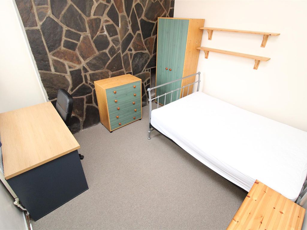 5 bed terraced house to rent in Park Crescent, Treforest, Pontypridd CF37, £1,600 pcm