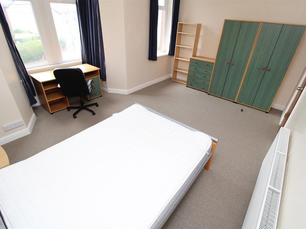 5 bed terraced house to rent in Park Crescent, Treforest, Pontypridd CF37, £1,600 pcm