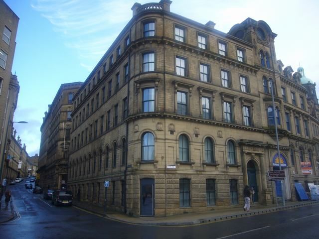 2 bed flat to rent in The Reading Rooms, 53 Leeds Road BD1, £700 pcm