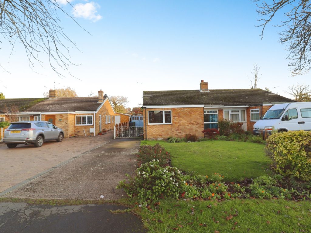 3 bed semi-detached bungalow for sale in Beswick Gardens, Bilton, Rugby CV22, £269,950