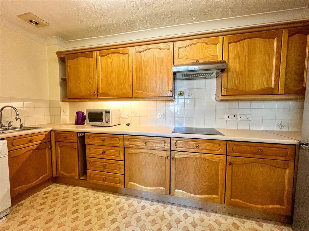 1 bed flat for sale in Pincott Road, Bexleyheath DA6, £200,000