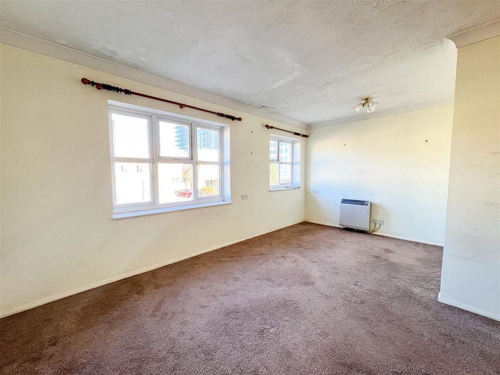 1 bed flat for sale in Pincott Road, Bexleyheath DA6, £200,000