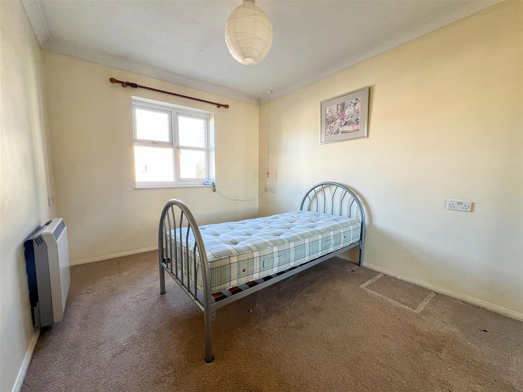 1 bed flat for sale in Pincott Road, Bexleyheath DA6, £200,000