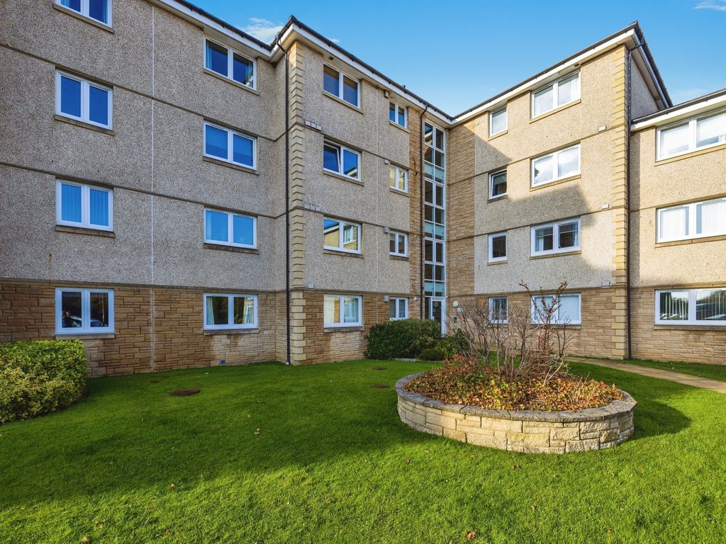 2 bed flat for sale in Newlands Court, Bathgate EH48, £120,000
