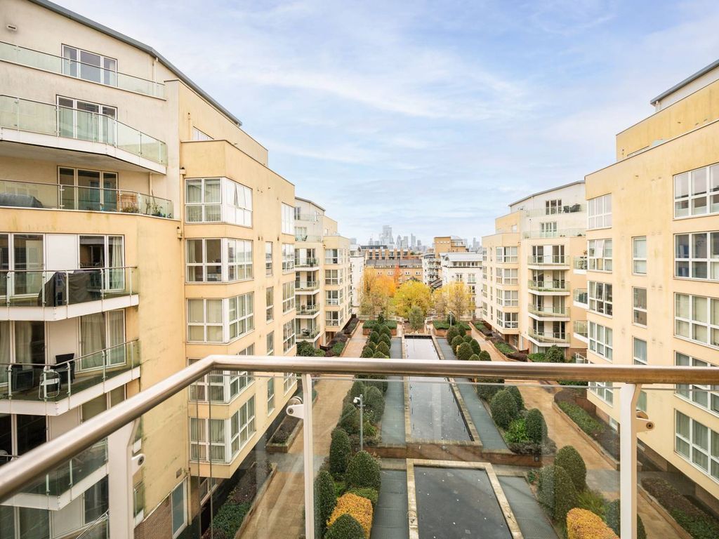 2 bed flat for sale in Water Gardens Square, Canada Water, London SE16, £585,000