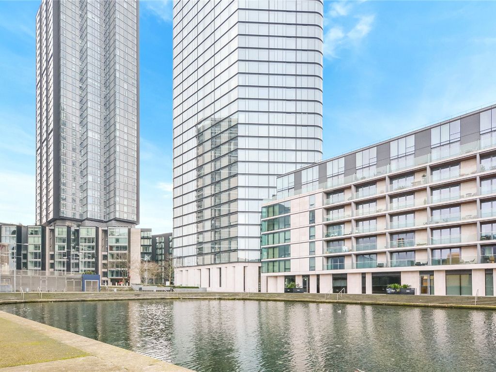 1 bed flat to rent in Chronicle Tower, 261B City Road EC1V, £2,900 pcm