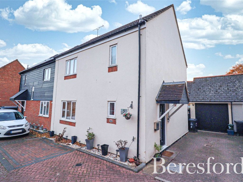 3 bed semi-detached house for sale in Lindisfarne Court, Maldon CM9, £360,000