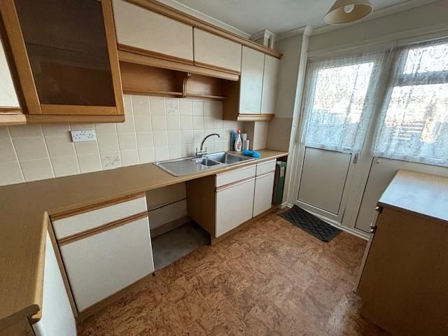 3 bed property for sale in The Chippings, Stapleton, Bristol BS16, £289,950