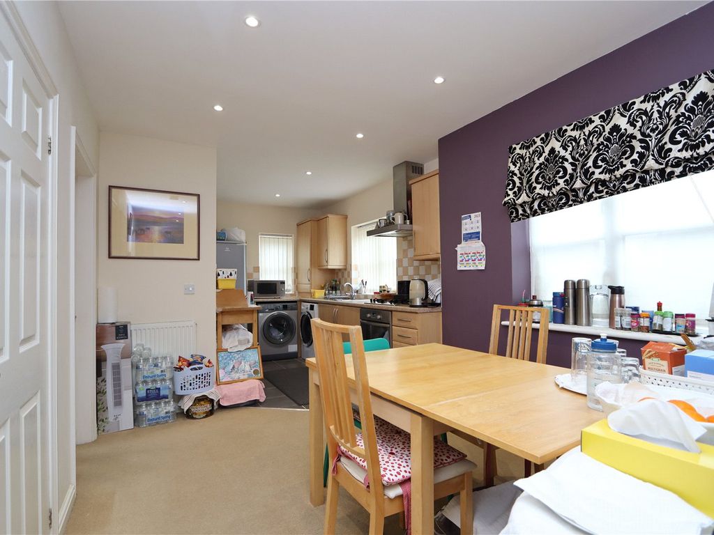 2 bed flat for sale in Wooton Court, New Bradwell, Buckinghamshire, Buckinghamshire MK13, £160,000