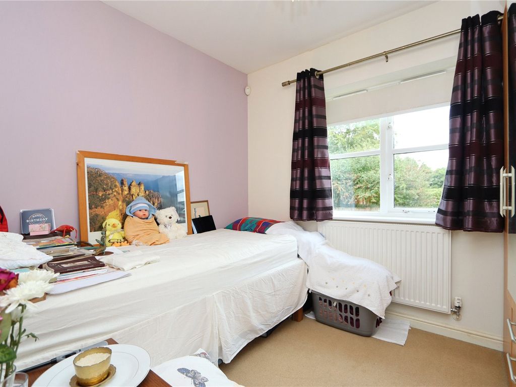 2 bed flat for sale in Wooton Court, New Bradwell, Buckinghamshire, Buckinghamshire MK13, £160,000