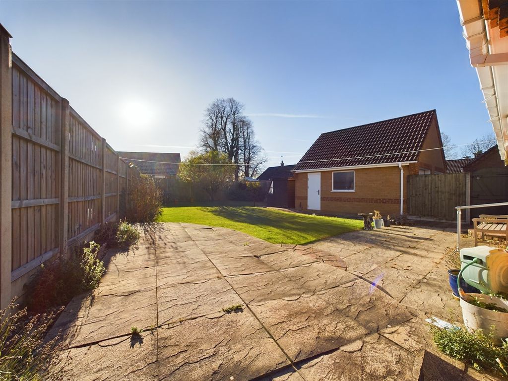 2 bed bungalow for sale in Greenwich Close, Downham Market PE38, £285,000