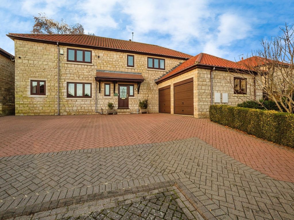 5 bed detached house for sale in Grove Court, Marr, Doncaster DN5, £500,000