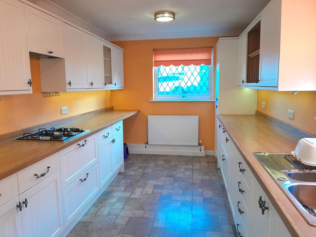 2 bed bungalow for sale in Brechin, Worksop S81, £185,000