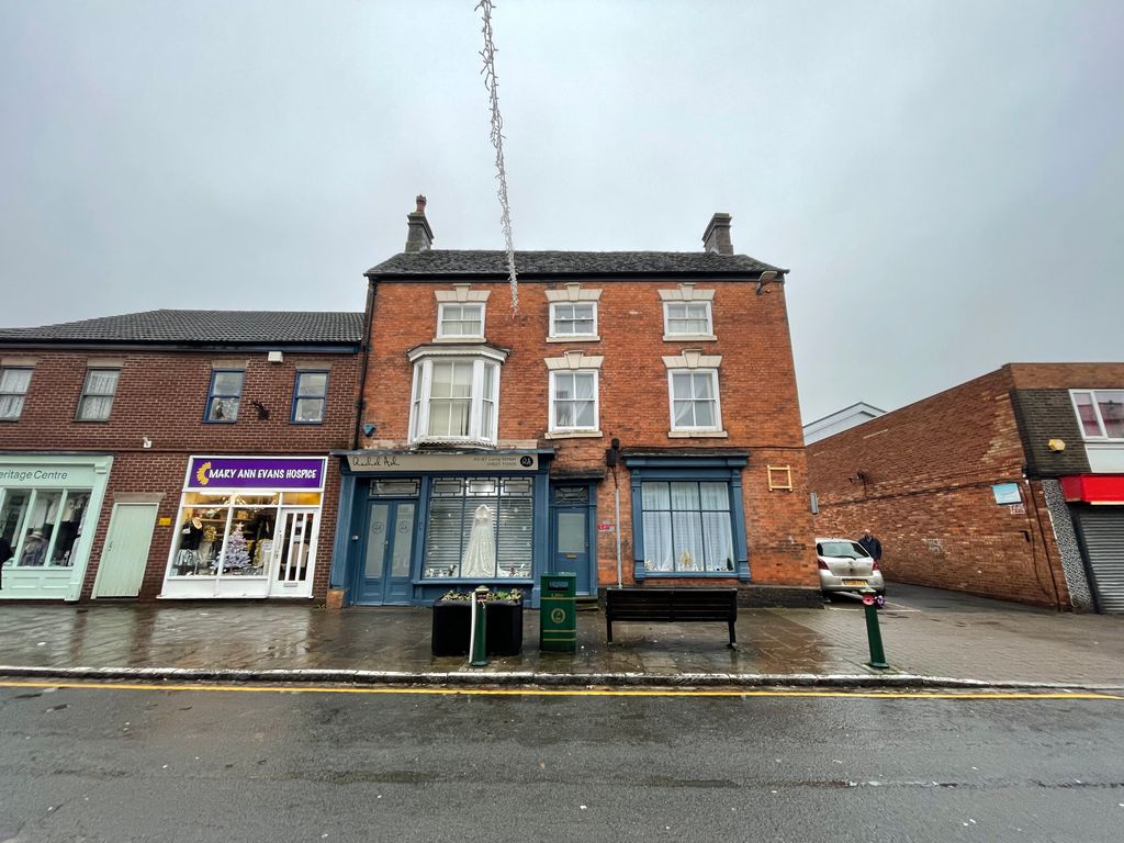 Retail premises to let in Long Street, Atherstone CV9, £16,000 pa