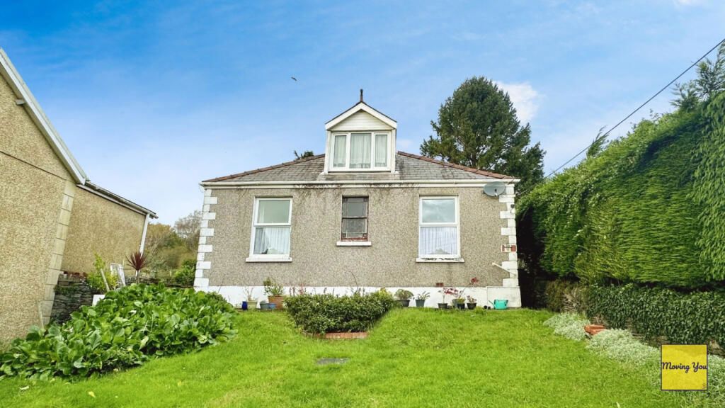 4 bed bungalow for sale in New Road, Trebanos, Pontardawe, Swansea SA8, £130,000
