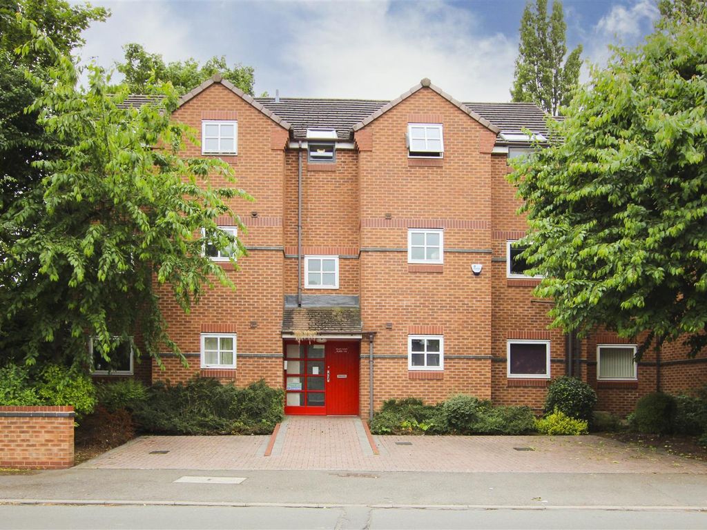 2 bed flat for sale in Valley Court, Carlton, Nottinghamshire NG4, £125,000