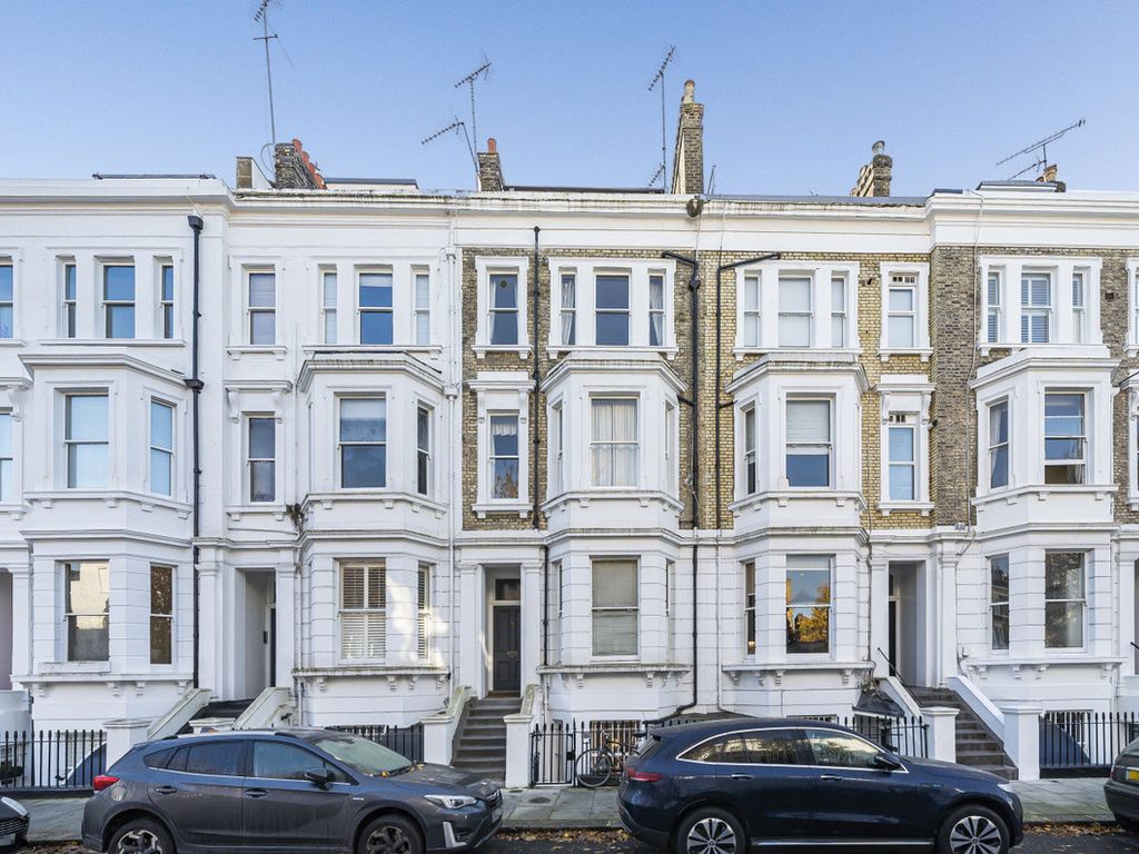 3 bed flat for sale in Stratford Road, London W8, £1,450,000