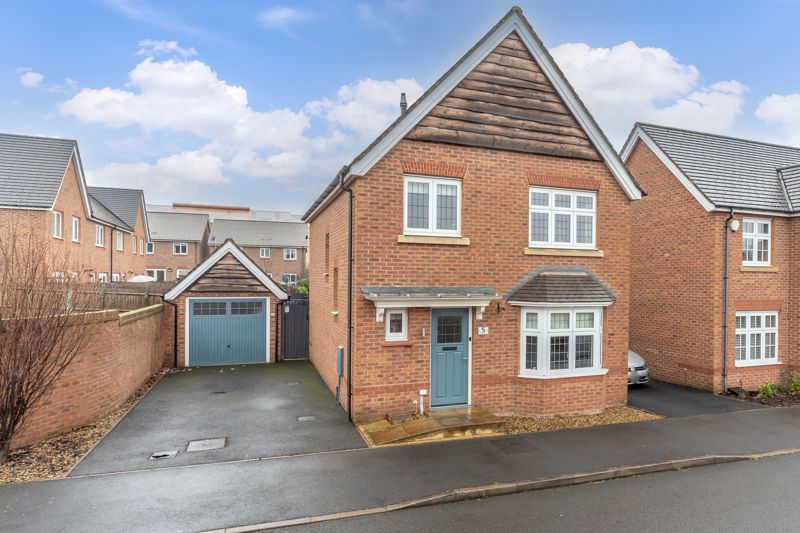 3 bed property for sale in Oxmoor Avenue, Hadley, Telford TF1, £285,000