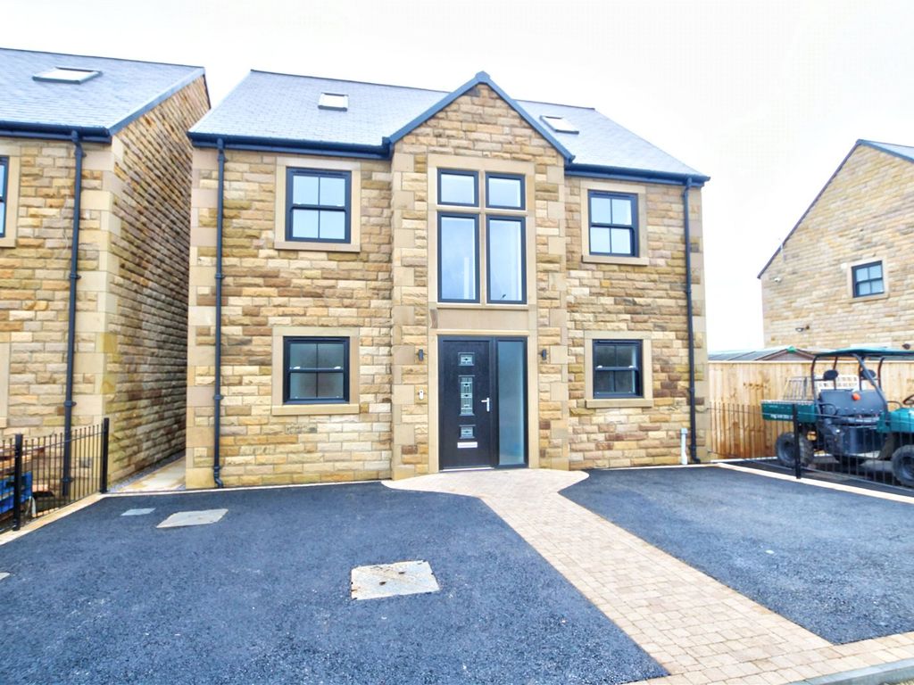 5 bed detached house for sale in St. Pauls Close, Toronto, Bishop Auckland, Durham DL14, £450,000